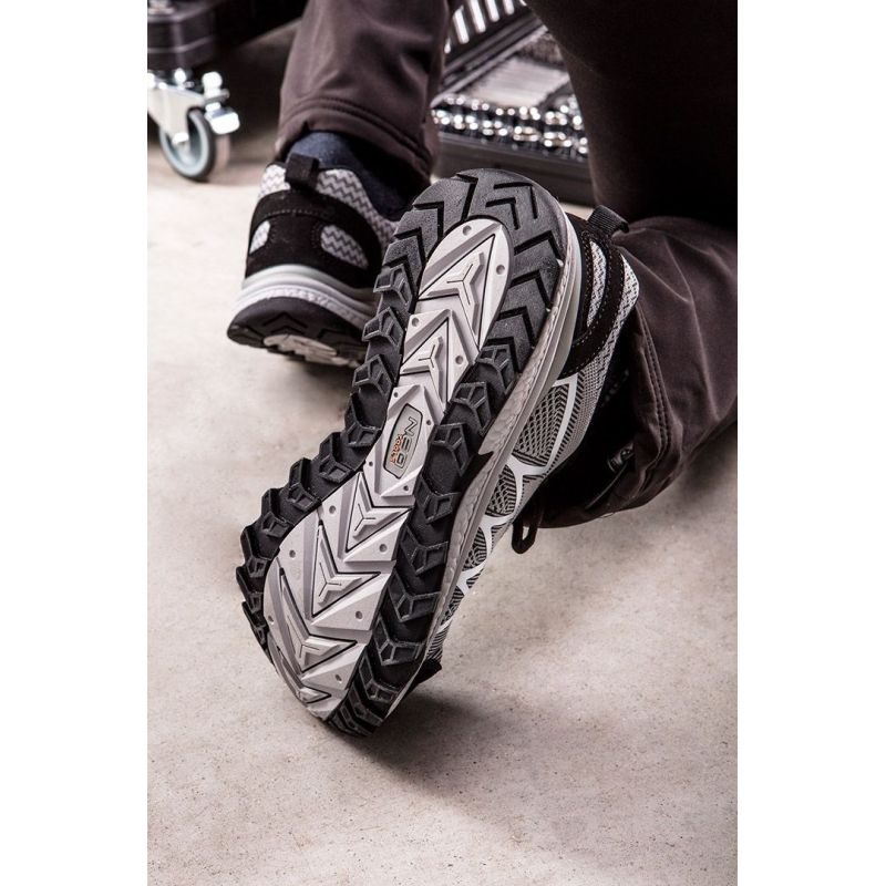 NEO tools 82-732 safety shoes