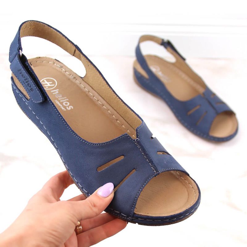 Comfortable leather sandals He..