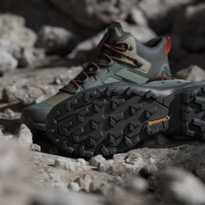adidas Stivali High-top hiking adidas terrex Skychaser Mid GTX olistr/silgrn/cblack
