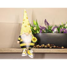 Saska Garden Sneakers snow gnome sitting drone in spring decoration