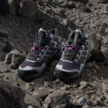 adidas Scarpe terrex Skychaser Mid GTX aurora plum/carbon/purple burst