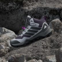 adidas Scarpe terrex Skychaser Mid GTX aurora plum/carbon/purple burst