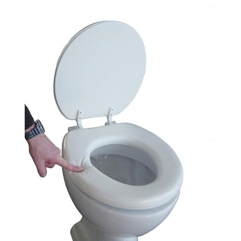 Soft traditional toilet seat with lid