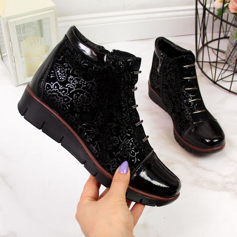 Women’s black insulated leather ankle boots with print, Filippo