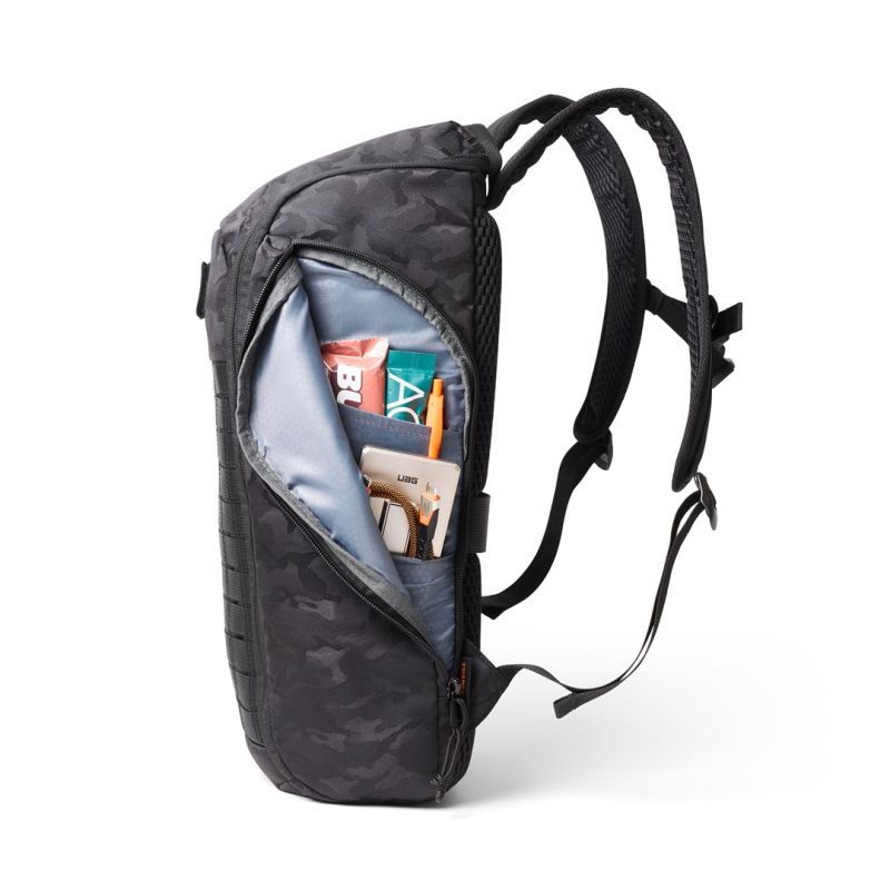 Urban Armor Gear Zaino Travel Backpack Nylon
