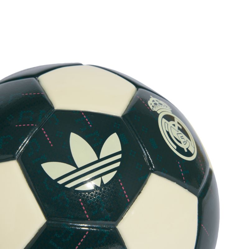 Venkovní Produkt Adidas Real Madrid CF KC9700