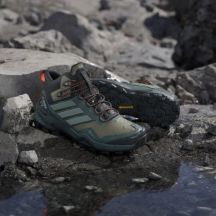 adidas Stivali High-top hiking adidas terrex Skychaser Mid GTX olistr/silgrn/cblack