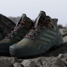 adidas Stivali High-top hiking adidas terrex Skychaser Mid GTX olistr/silgrn/cblack