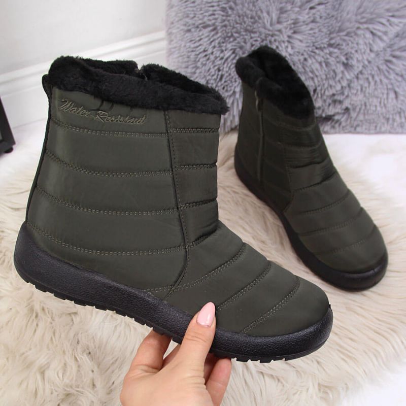 Waterproof snow boots with zip..